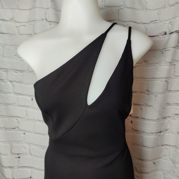 Chloe Kristyn Nicole Black One Shoulder Dress NWT Size Medium MSRP $328 - Picture 4 of 12